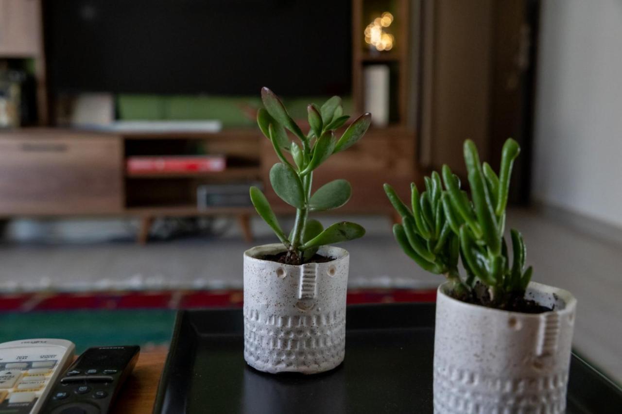 Art House Apartment Драма Екстериор снимка