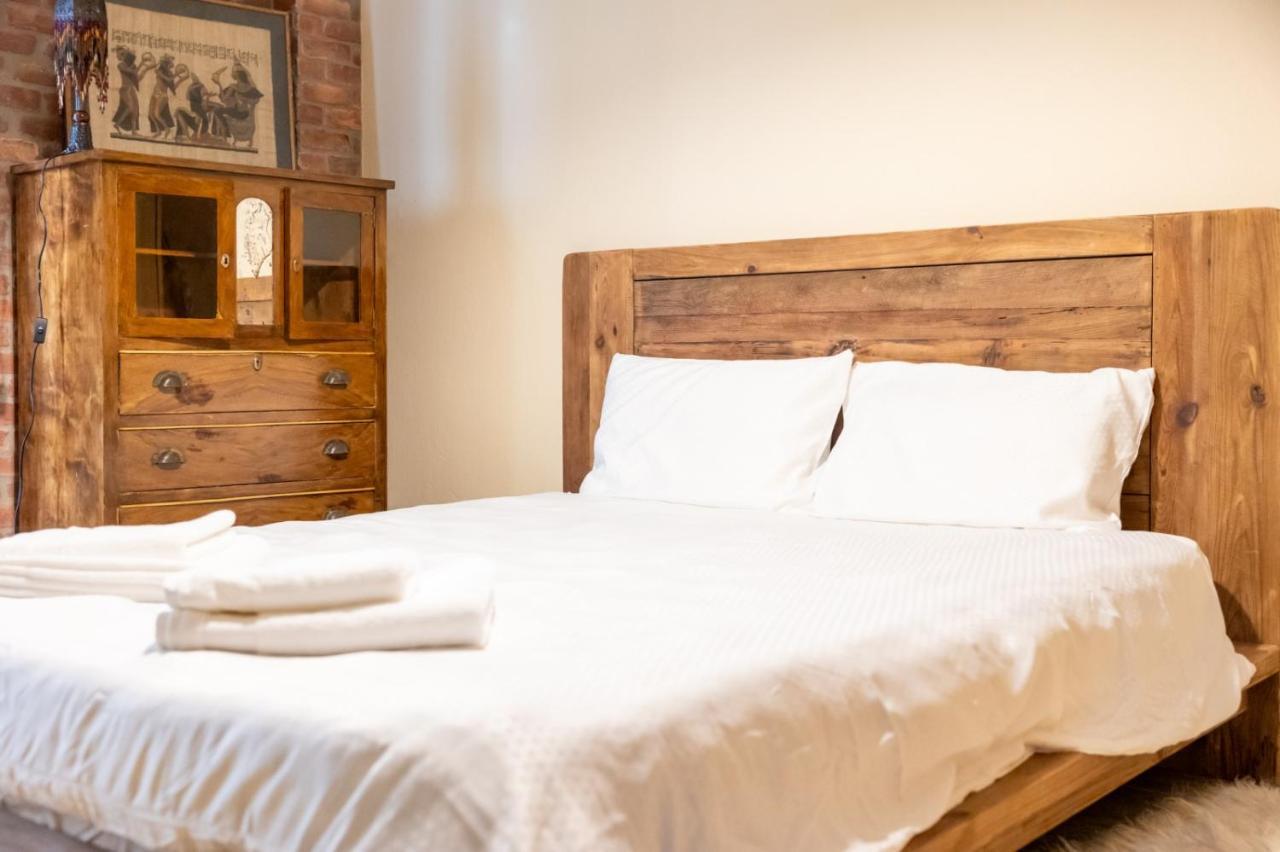 Art House Apartment Драма Екстериор снимка