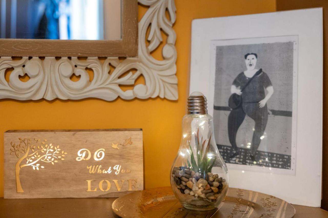 Art House Apartment Драма Екстериор снимка